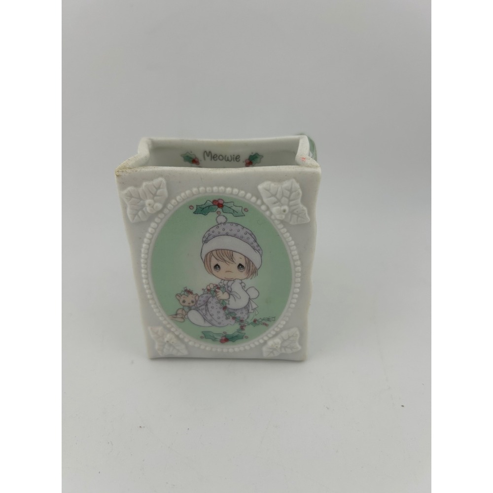 Precious Moments Christmas "Meowie Christmas" Basket Figurine Ribbon Handle